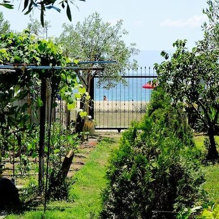 House By The Sea 2 Apartment Nea Iraklitsa Bagian luar foto