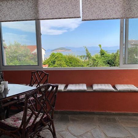 House By The Sea 2 Apartment Nea Iraklitsa Bagian luar foto