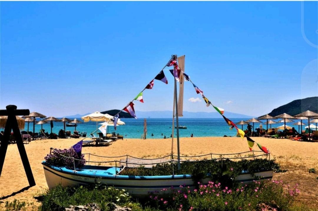 House By The Sea 2 Apartment Nea Iraklitsa Bagian luar foto