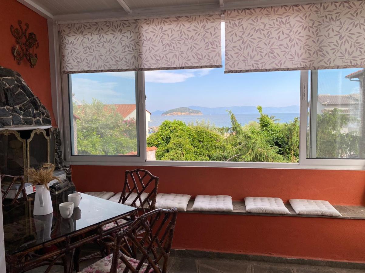 House By The Sea 2 Apartment Nea Iraklitsa Bagian luar foto