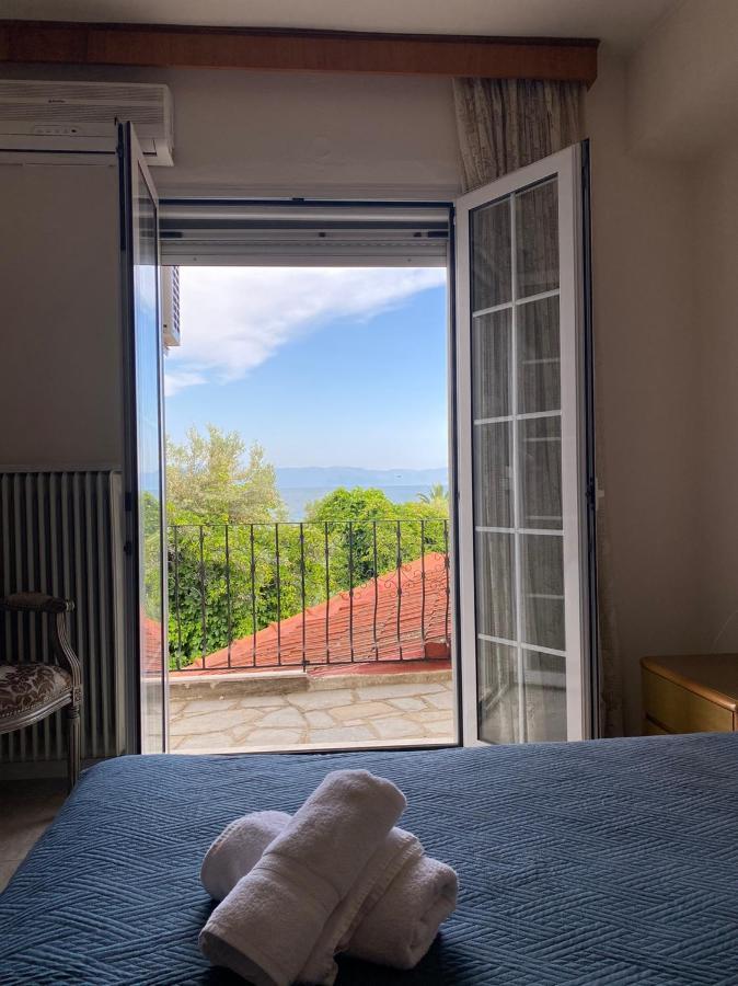 House By The Sea 2 Apartment Nea Iraklitsa Bagian luar foto