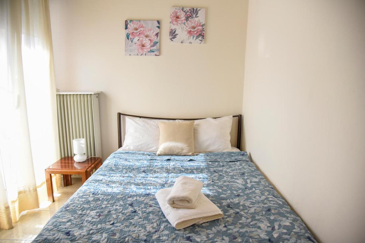 House By The Sea 2 Apartment Nea Iraklitsa Bagian luar foto
