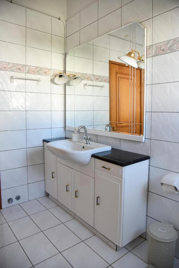 House By The Sea 2 Apartment Nea Iraklitsa Bagian luar foto